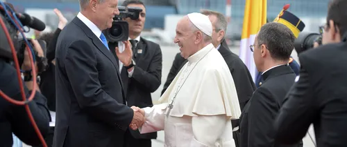 <i class='ep-highlight'>Iohannis</i>, către Papa Francisc: Este o mare plăcere să vă avem pe pământ românesc - VIDEO
