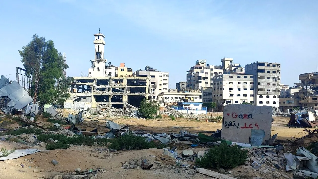 Macron îi cere lui Abbas reforme ”în perspectiva recunoașterii PALESTINEI” /Atacuri israeliene în Siria și Liban