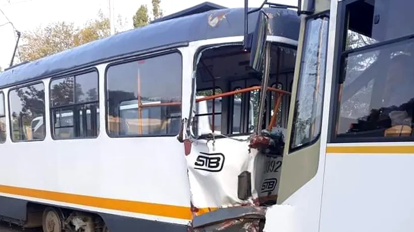 O persoană de 60 de ani a fost rănită ușor după ce două tramvaie s-au ciocnit în Capitală