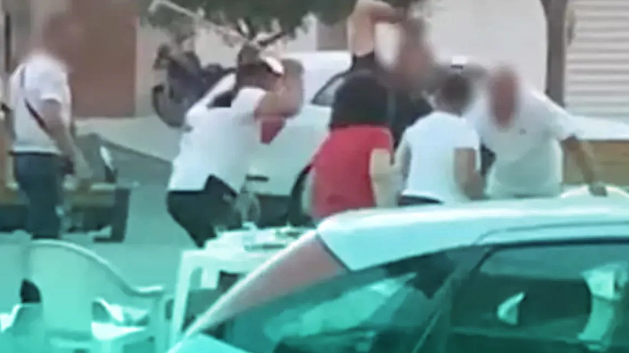 Bătaie cu bâte și sticle sparte între români și bulgari în regiunea Calabria din Italia