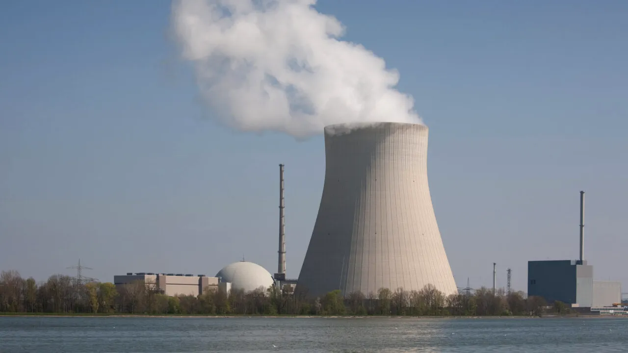 Reactorul 1 de la Centrala Nucleară de la Cernavodă, DECUPLAT din cauza vijeliei. Vântul bate în zonă cu peste 100 de km la oră