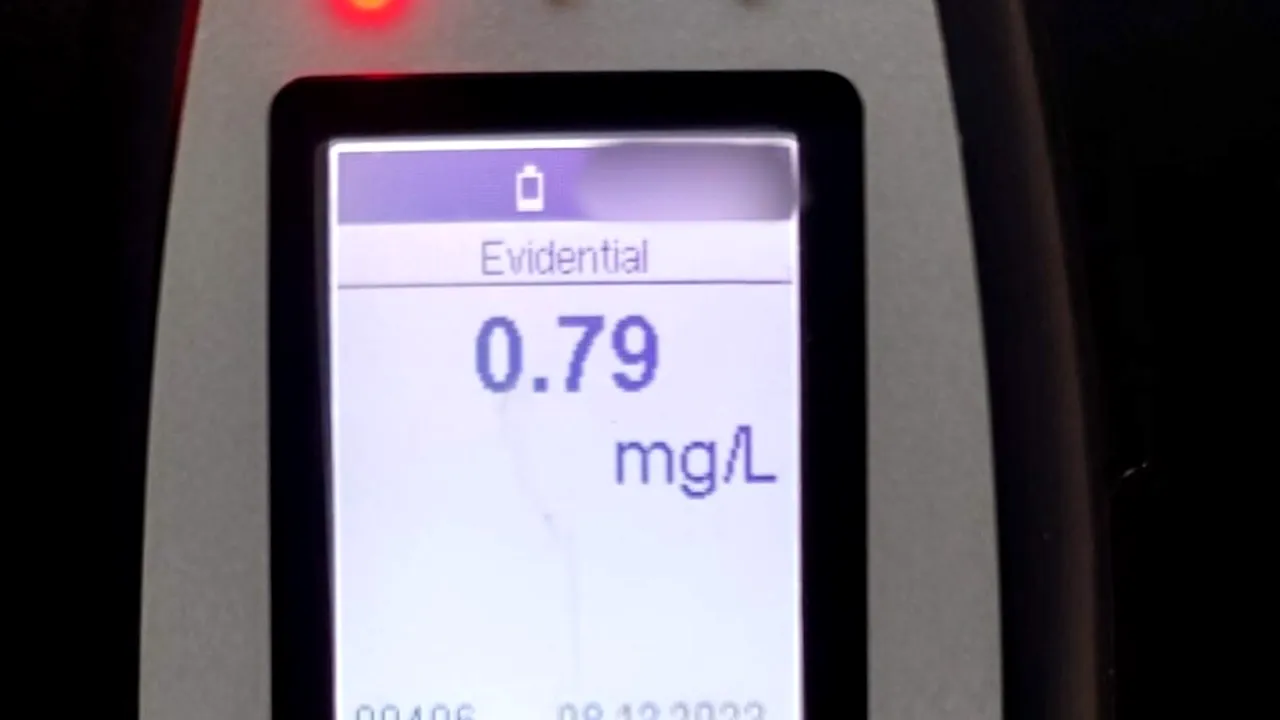 Un agent de poliţie din Mehedinți a condus maşina de serviciu aflându-se sub INFLUENȚA băuturilor alcoolice