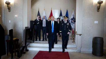 Trump interzice transsexualilor să se înroleze în Armata SUA: Presupune „costuri medicale formidabile și perturbarea activității