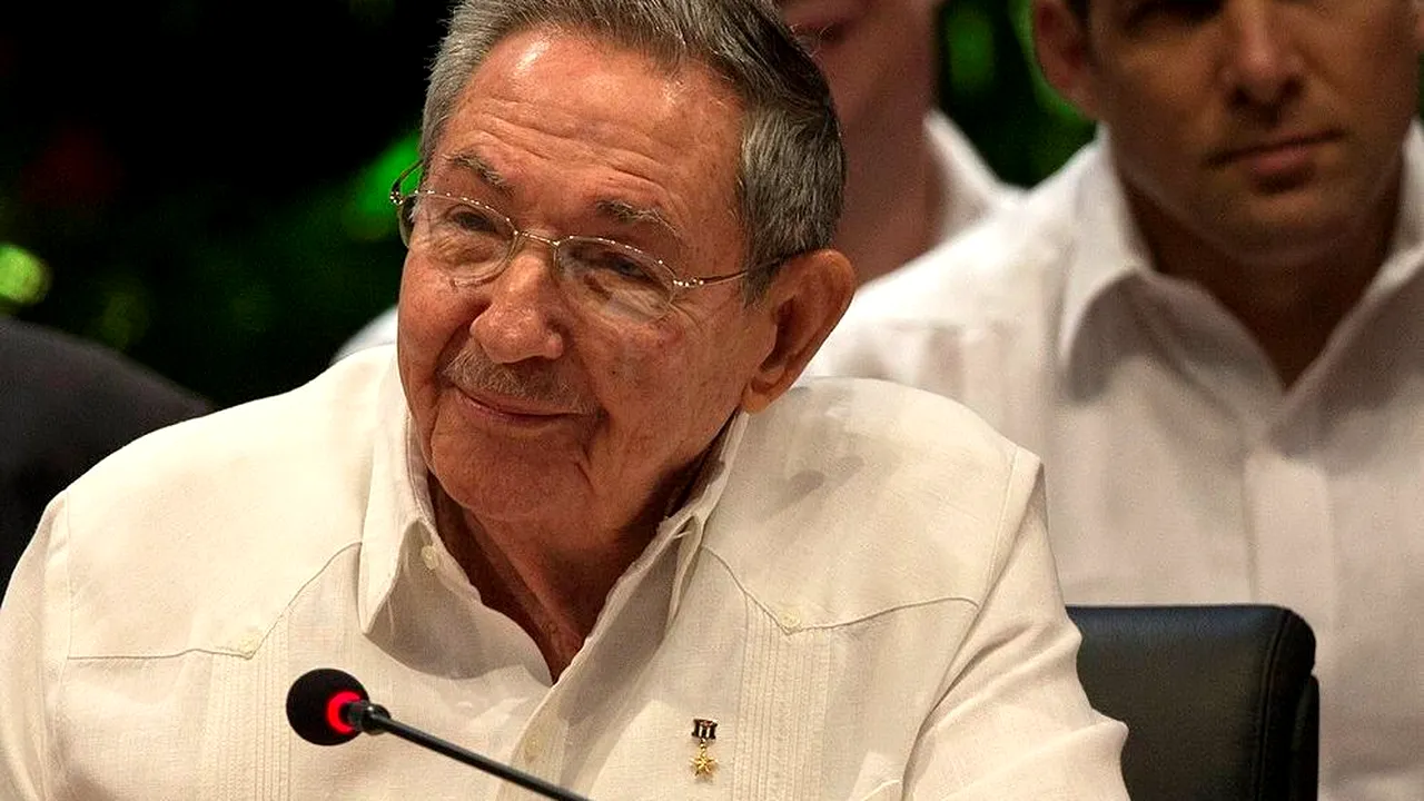 Cum a încercat CIA să-l asasineze pe Raul Castro, în 1960! Povestea pilotului care a primit 10.000 de dolari să „aranjeze un accident aviatic”