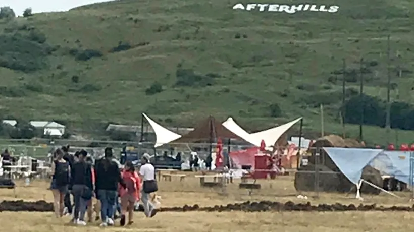 Șase persoane rănite la Festivalul Afterhills, în timpul unei vijelii