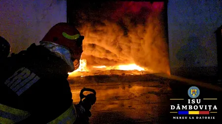 Alertă în Dâmbovița. O hală a fost cuprinsă de un incendiu uriaș. A fost emis mesaj RO-ALERT
