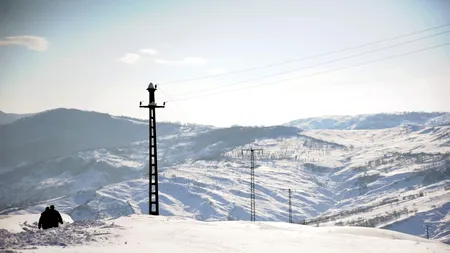 DRUMURI BLOCATE. Turiștii au rămas blocați la Cota 1.400 și la Rânca