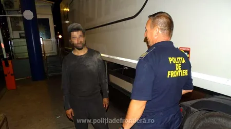 Migranți descoperiți de polițiștii de frontieră la Calafat. Metoda periculoasă aleasă de aceștia pentru a intra în România | VIDEO