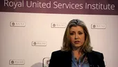 Penny Mordaunt, femeia care ar putea ajunge premierul Marii Britanii, a lucrat în orfelinatele și spitalele din România