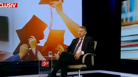 Daniel David pasează responsabilitățile “reformei”. Ministrul spune că autoritățile locale se ocupă de comasările școlilor