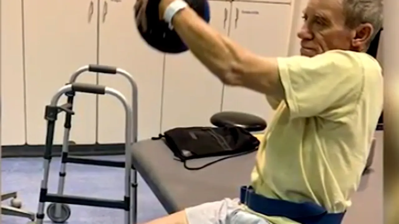 Și-a tăiat piciorul pentru a-și salva viața și s-a târât până la telefon. Clipele de coșmar prin care a trecut un fermier