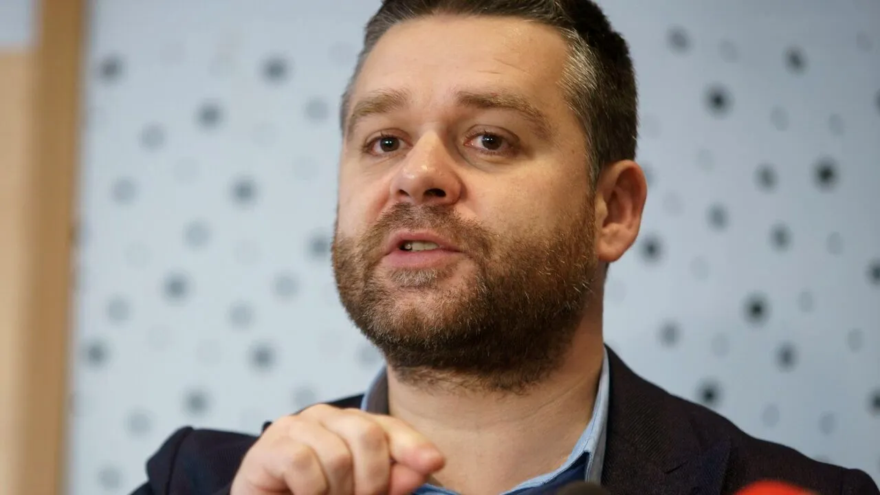 Ciprian Ciucu îi ia partea vicepremierului propus de Bolojan, care l-a numit pe Trump „golan”: „E cod roșu de SLUGĂRNICIE”