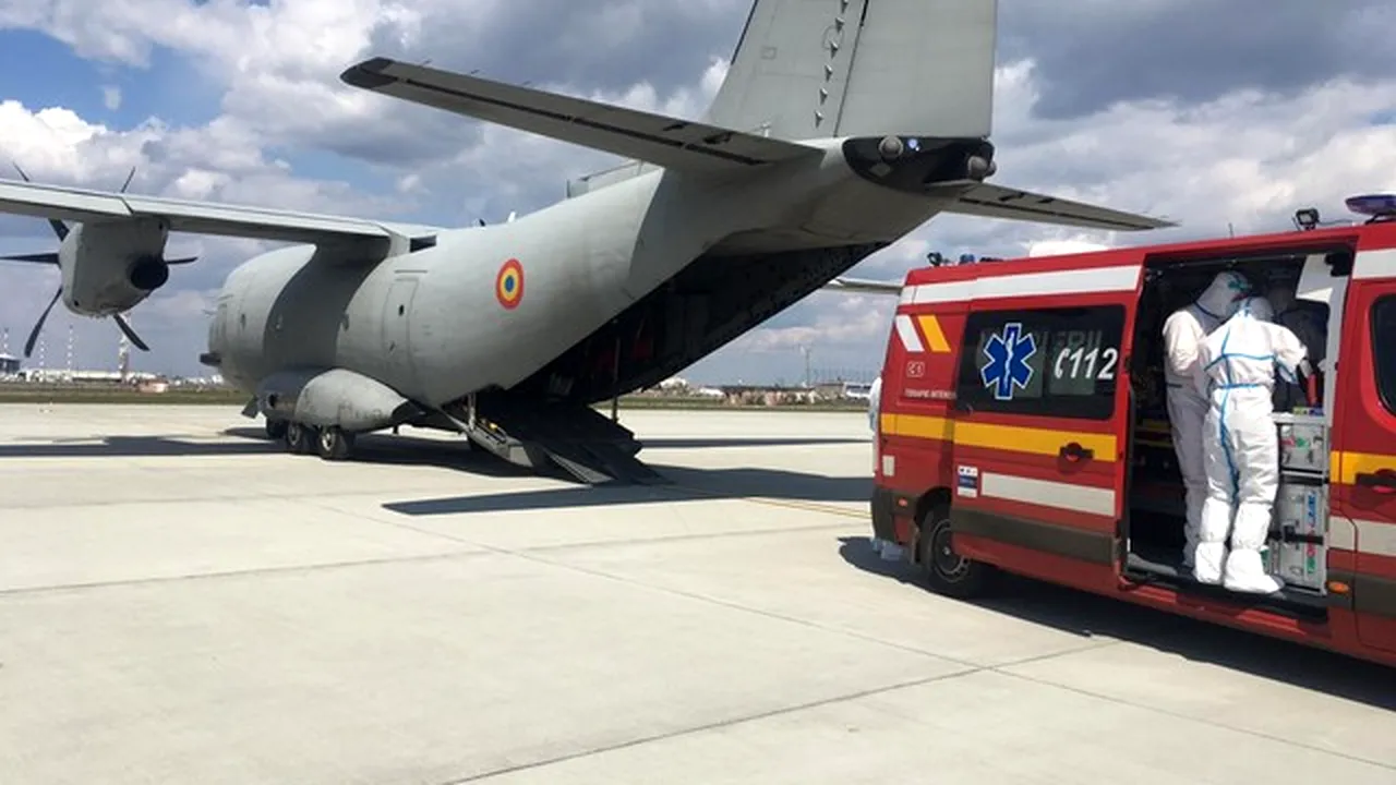 Patru bolnavi de Covid-19, în stare gravă, transferați de la București la Târgu Mureș cu o aeronavă a Forţelor Aeriene Române