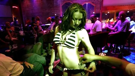 Cel puțin zece răniți în urma unei explozii într-un club de striptease 