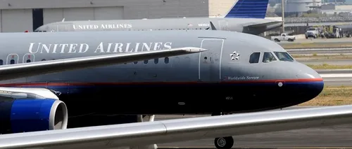 Un zbor al United Airlines a fost deviat din cauza unei altercații între doi pasageri