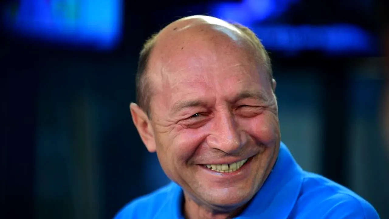 Băsescu: Ora 23.00 pentru referendum este în neregulă, la sate și cârciuma se închide la 22.00