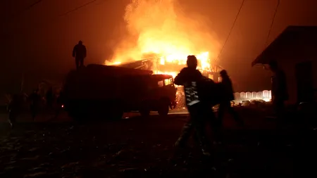 Trei copii lăsați singuri acasă au murit în urma unui incendiu care le-a cuprins locuința