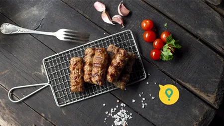 Un bucureştean a comandat, de 1 Decembrie, mici şi cartofi prăjiţi de 1.900 lei. Un sibian a cumpărat aproape 400 de porţii de papanaşi, într-un an