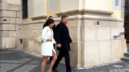 Klaus Iohannis, prezent la slujba din prima zi de Paști, la Biserica Catolică din centrul Sibiului 