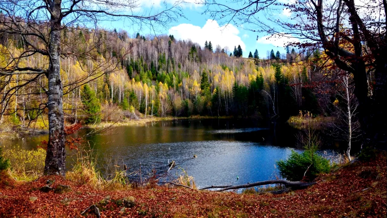 LACUL din România despre care puțină lume știe / S-a format după cutremurul din 1977 și arată spectaculos