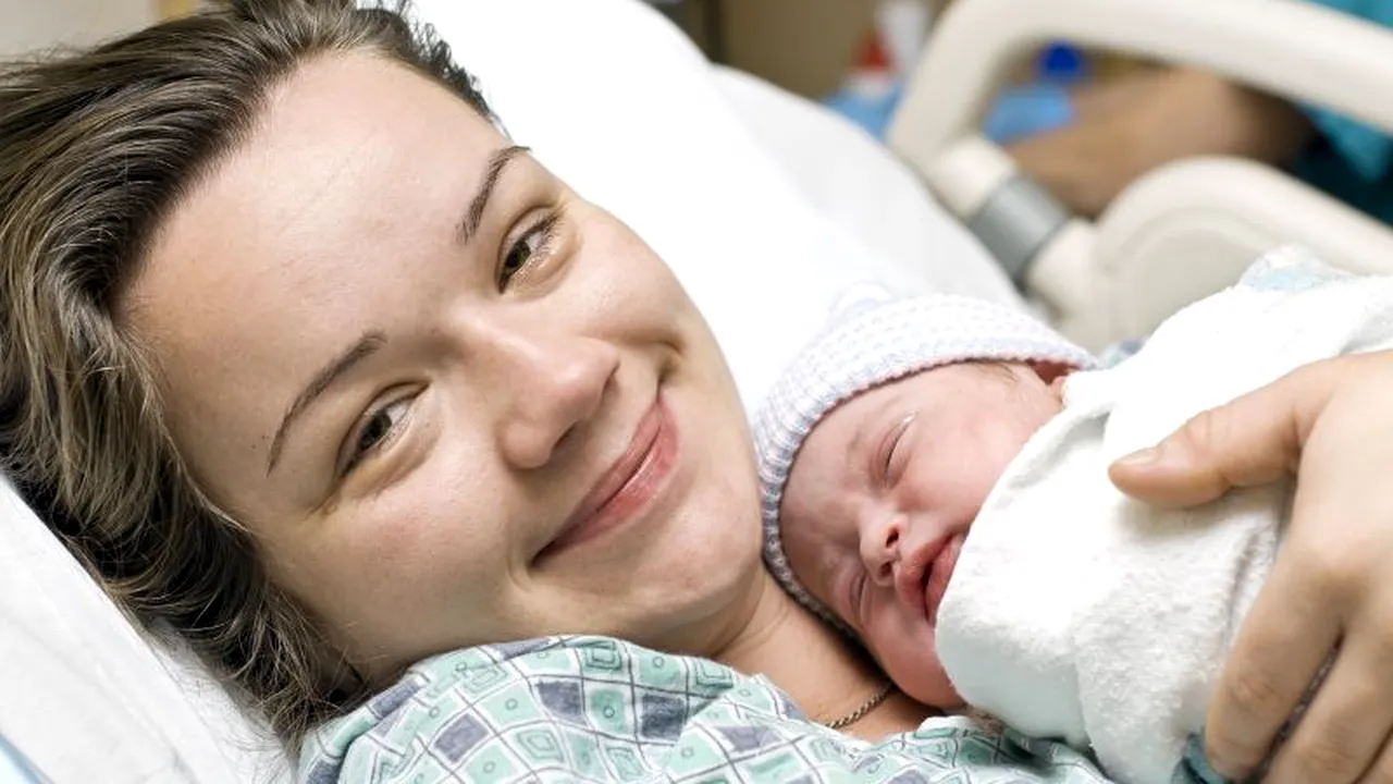 STUDIU. 95 de copii ar putea fi salvați în fiecare oră dacă ar fi alăptați imediat după naștere