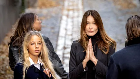 Carla Bruni a fost filmată în pragul lacrimilor, după plecarea lui Nicolas Sarkozy spre închisoare. Povestea RELAȚIEI dintre artistă și președinte