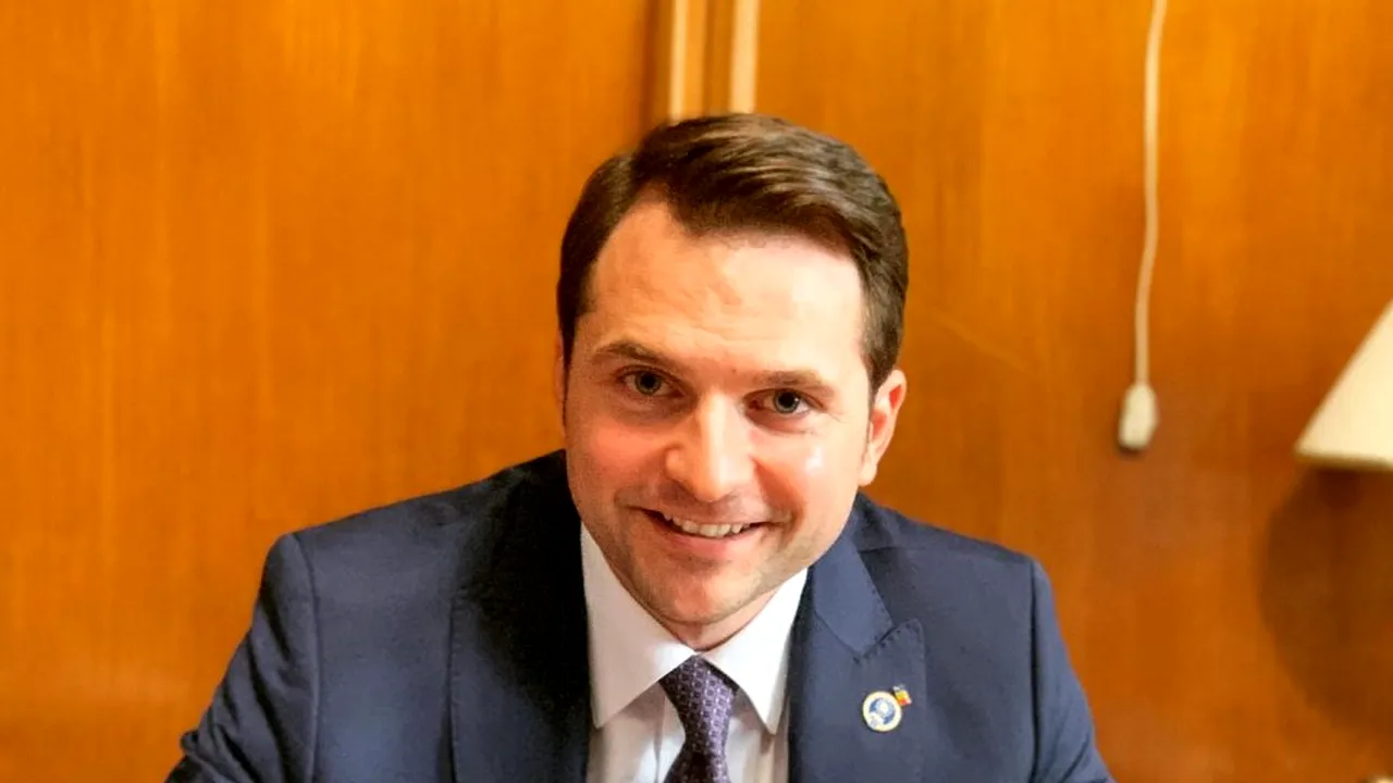 Sebastian Burduja: ”România dezvoltată este România cu carte” (OPINIE)