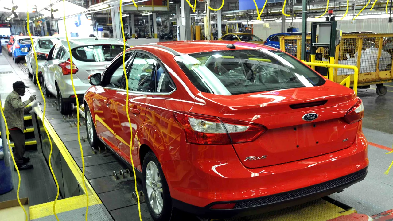 Ford, economie de un miliard de dolari după ce mută o fabrică în China