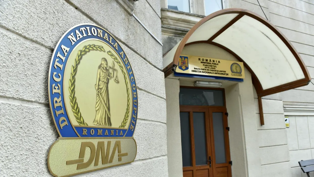 Un fost director al Corpului de control al ministrului Sănătăţii, trimis în judecată într-un dosar de fraudare a unui concurs