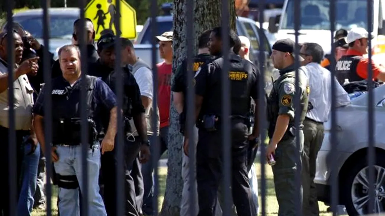 Autorul atacului armat comis într-un campus universitar din Statele Unite s-a sinucis