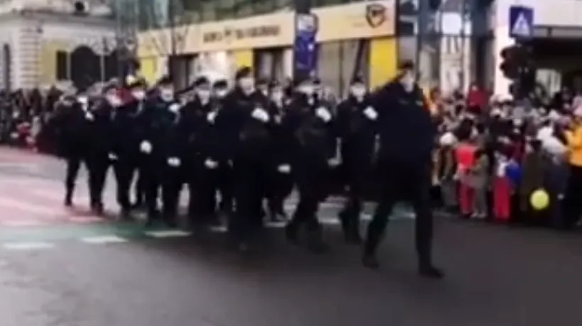 VIDEO | Jandarmii de la Cluj, total nesincronizați la defilarea de Ziua Națională. Jandarmeria Română își cere scuze