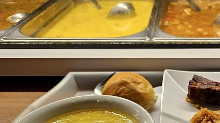 Ce a primit să mănânce un turist care a comandat 