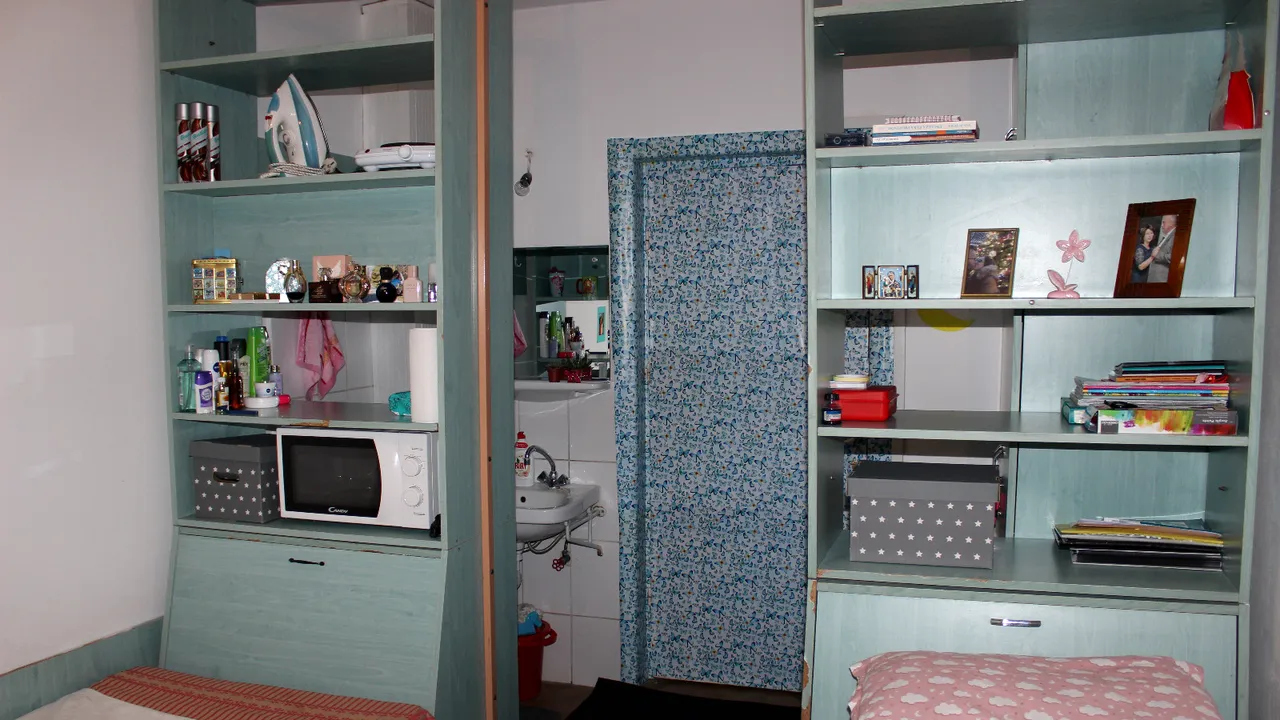 Spațiu modern de COWORKING pentru studenții din Iași. La Târgu-Jiu, RECTORUL s-a cazat într-un campus și nu este deranjat de PETRECERI