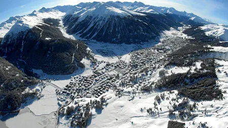 Raport, în deschiderea Forumului Economic Mondial de la Davos: Cei mai bogați 85 de oameni au averi cât jumătate din populația globului