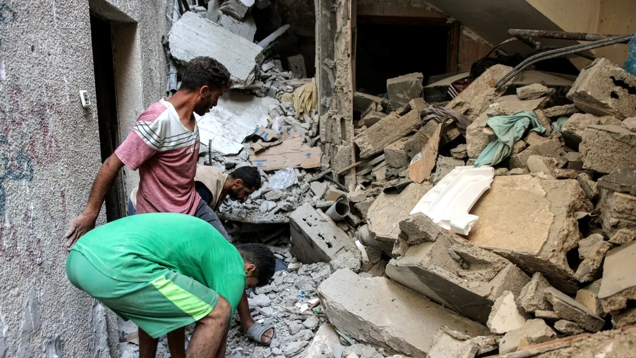 Sora liderului Hamas Ismail Haniyeh, UCISĂ în tabăra Shati din Gaza. IDF: „Printre victime, teroriști care au participat la masacrul din 7 octombrie”