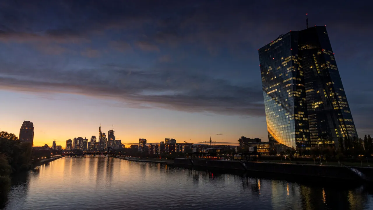 Oficial BCE: Riscurile climatice trebuie integrate în evaluările privind politicile economice ale Uniunii Europene