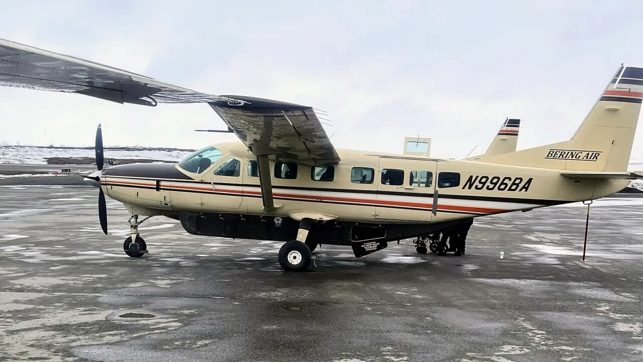 Avionul dispărut în Alaska a fost descoperit pe un câmp înghețat. Autoritățile anunță moartea a 10 persoane