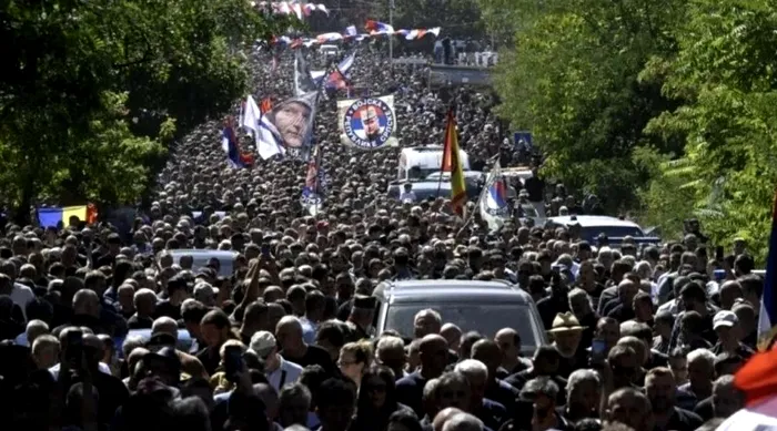 Mii de oameni au luat parte la înmormântarea lui Ratko Mladic