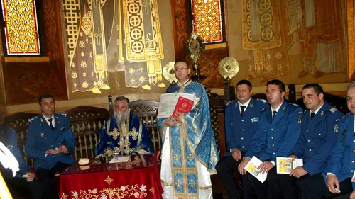 Singurul preot jandarm din România. Se împarte între slujbele la biserică și misiunile operative din Jandarmerie: „Eu nu renunț