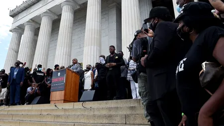 Tânărul de 17 ani care ar fi ucis două persoane la protestele din Wisconsin, pus sub acuzare