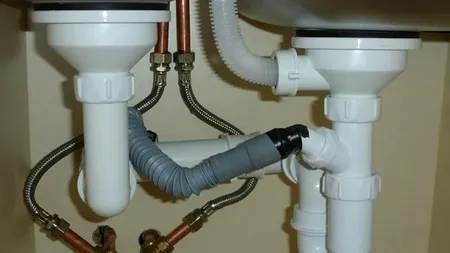 Au găsit o comoară în scurgerea de la baie. VIDEO