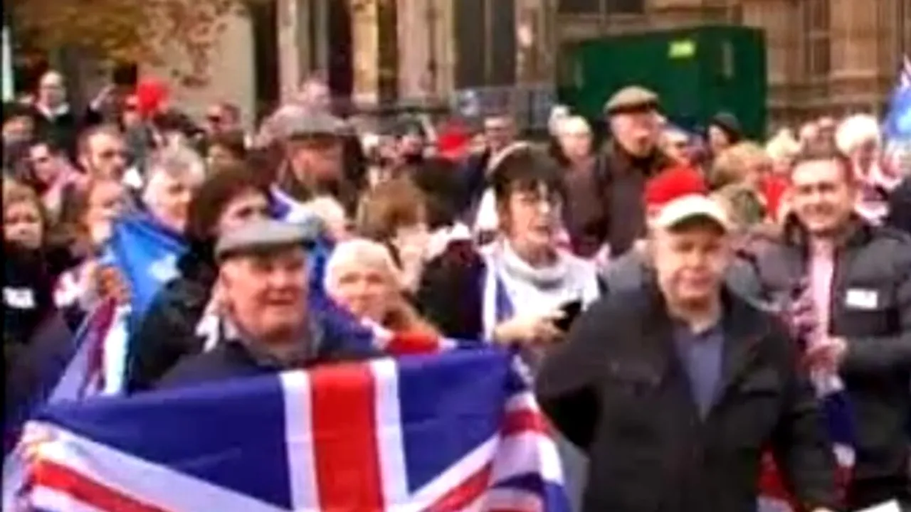 Britanicii s-au săturat: protest pentru părăsirea mai rapidă a Uniunii Europene
