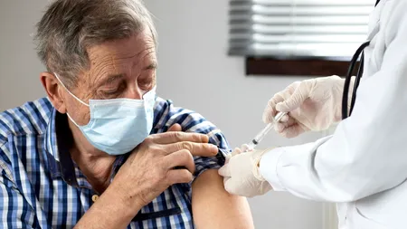 Dorința de vaccinare, mai mare decât distanța! Un român a călătorit 800 de kilometri cu trenul ca să se imunizeze
