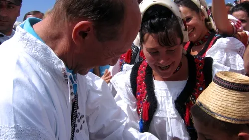 Băsescu, la Prislop: Zona asta are semnificații vii pentru mine, pentru că soția este bucovineancă