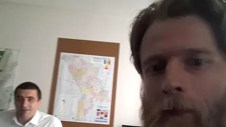 Consilierul parlamentar de la AUR prins cu cannabis la intrarea în Senat a demisionat din toate funcţiile pe care le deţine în Parlament şi în partid