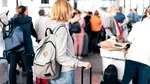 Haos pe aeroporturile din Europa, din cauza sistemului implementat de UE. Pasagerii ajung să piardă zborurile, după ore în șir de stat la coadă