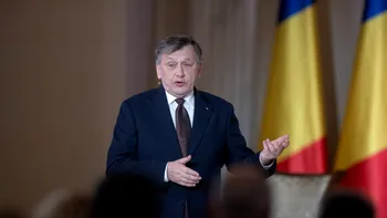Crin Antonescu: „Bolojan este proiectat în condiția de Zoro care se luptă cu partidele politice, cu toate”