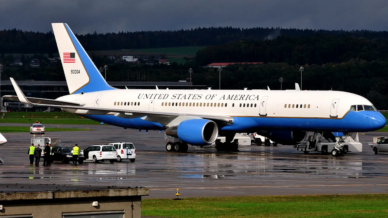 John Kerry, obligat să plece de la Viena cu un zbor comercial, după ce avionul său a fost blocat din nou la sol
