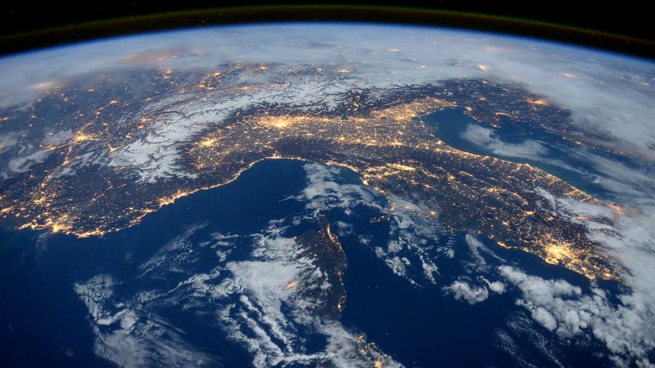 SCHIMBĂRI. Ce se întâmplă cu Pământul în această perioadă. Oamenii de știință nu au mai văzut așa ceva - FOTO