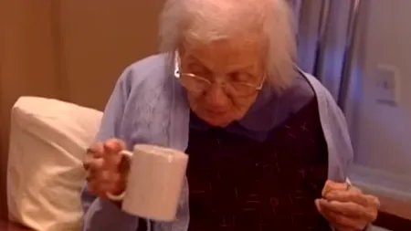 O femeie de 109 ani spune secretul longevității: evitarea bărbaților și terciul de ovăz